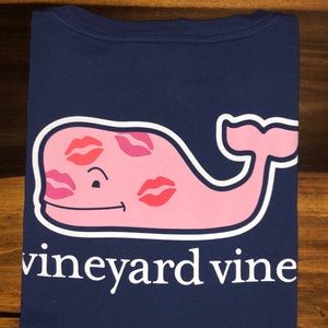 vineyard vines t-shirt